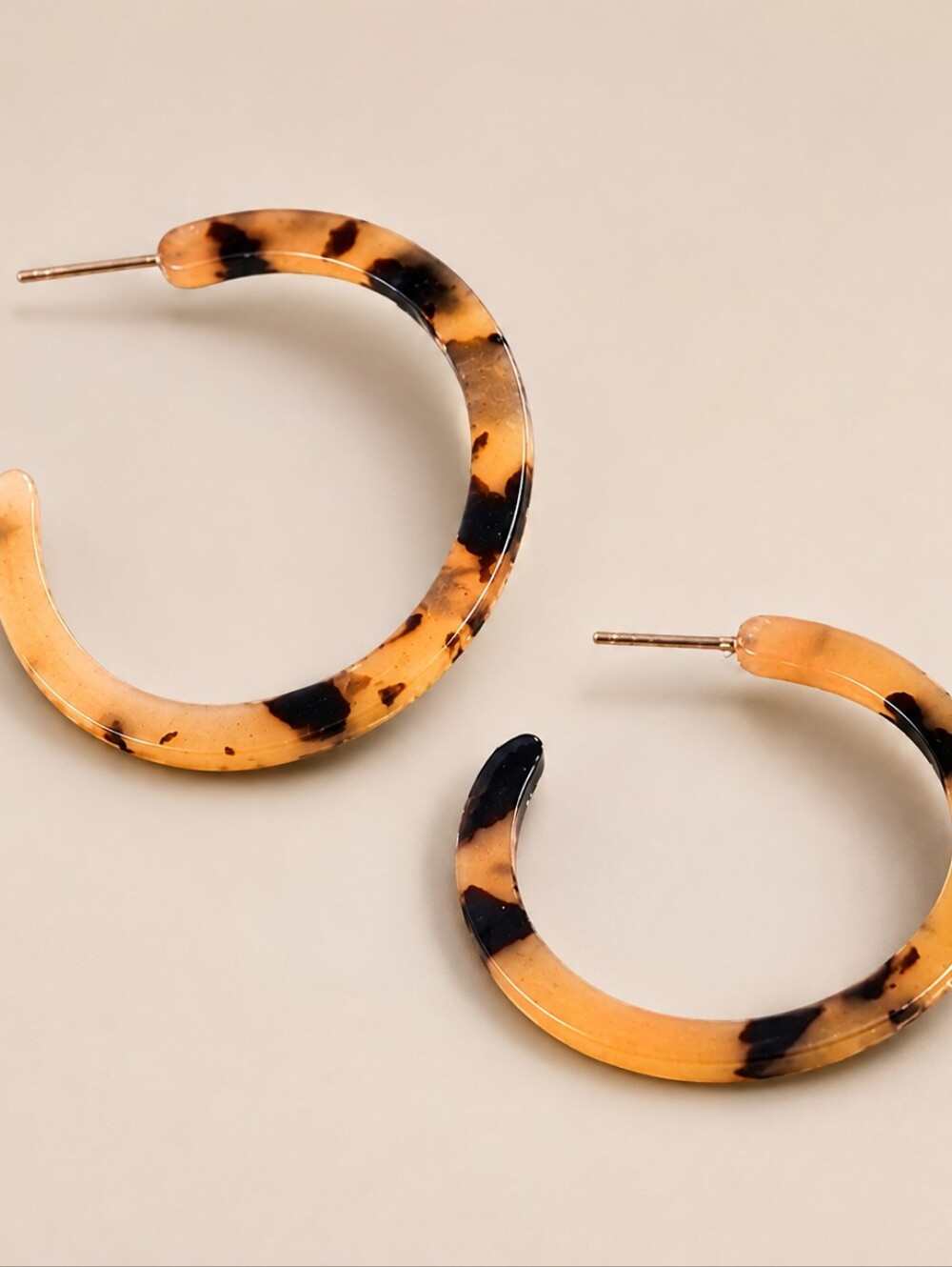CHICO'S TORTOISE SHELL ACRYLIC HOOPS 1